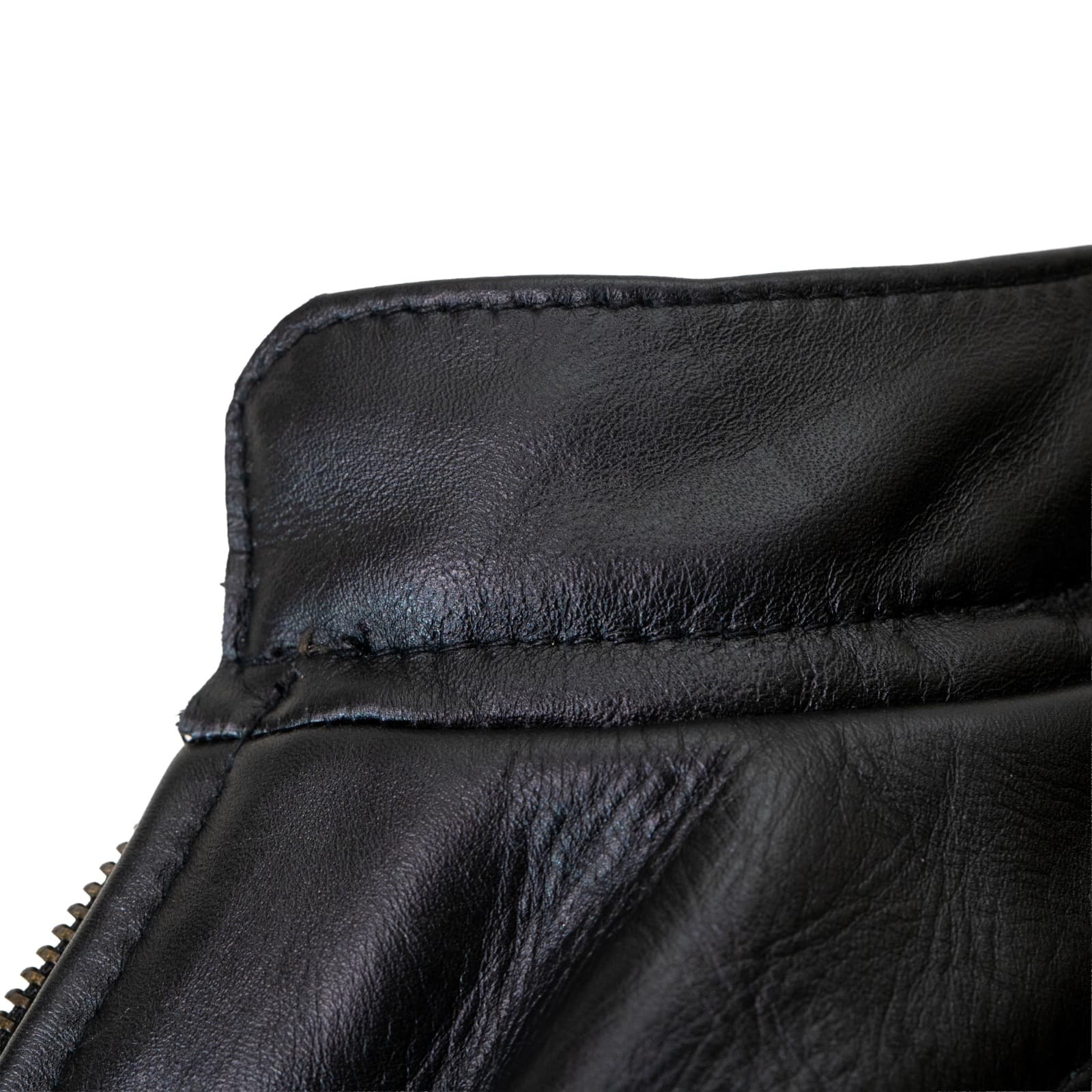 Leather detail thumbnail 6